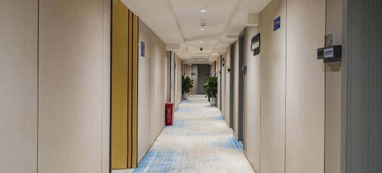 速8精选酒店(重庆江北机场观月路地铁站店)图片