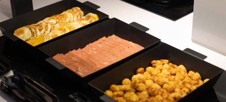 康定新都桥318国道亚朵酒店图片