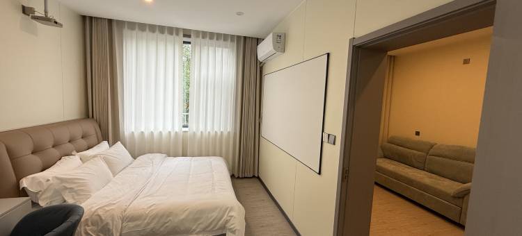 星期八假日酒店图片