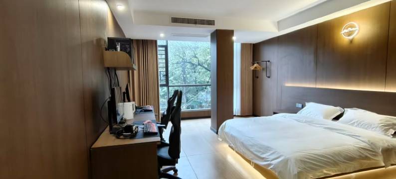 美致栖景电竞酒店(桂林七星景区桂林理工大学屏风校区店)图片