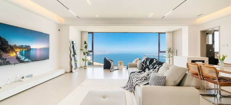 Crystal Bayview Hotel晶海湾海景公寓(威海站华发新天地店)图片