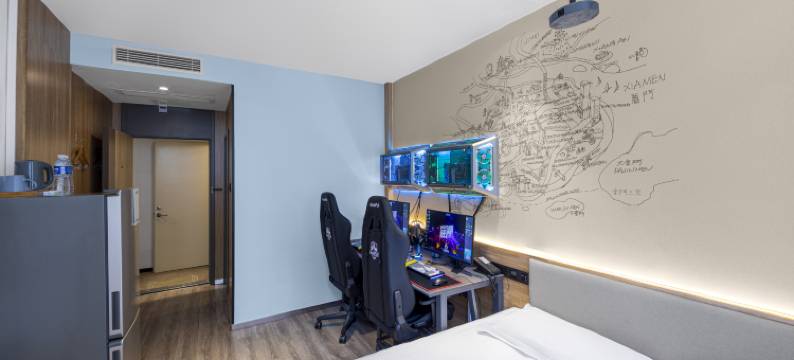 心远电竞酒店(厦门中山路步行街轮渡码头店)图片