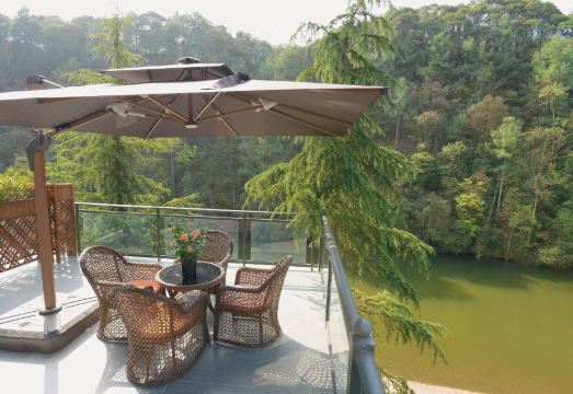 Shanlin Holiday Hotel over view