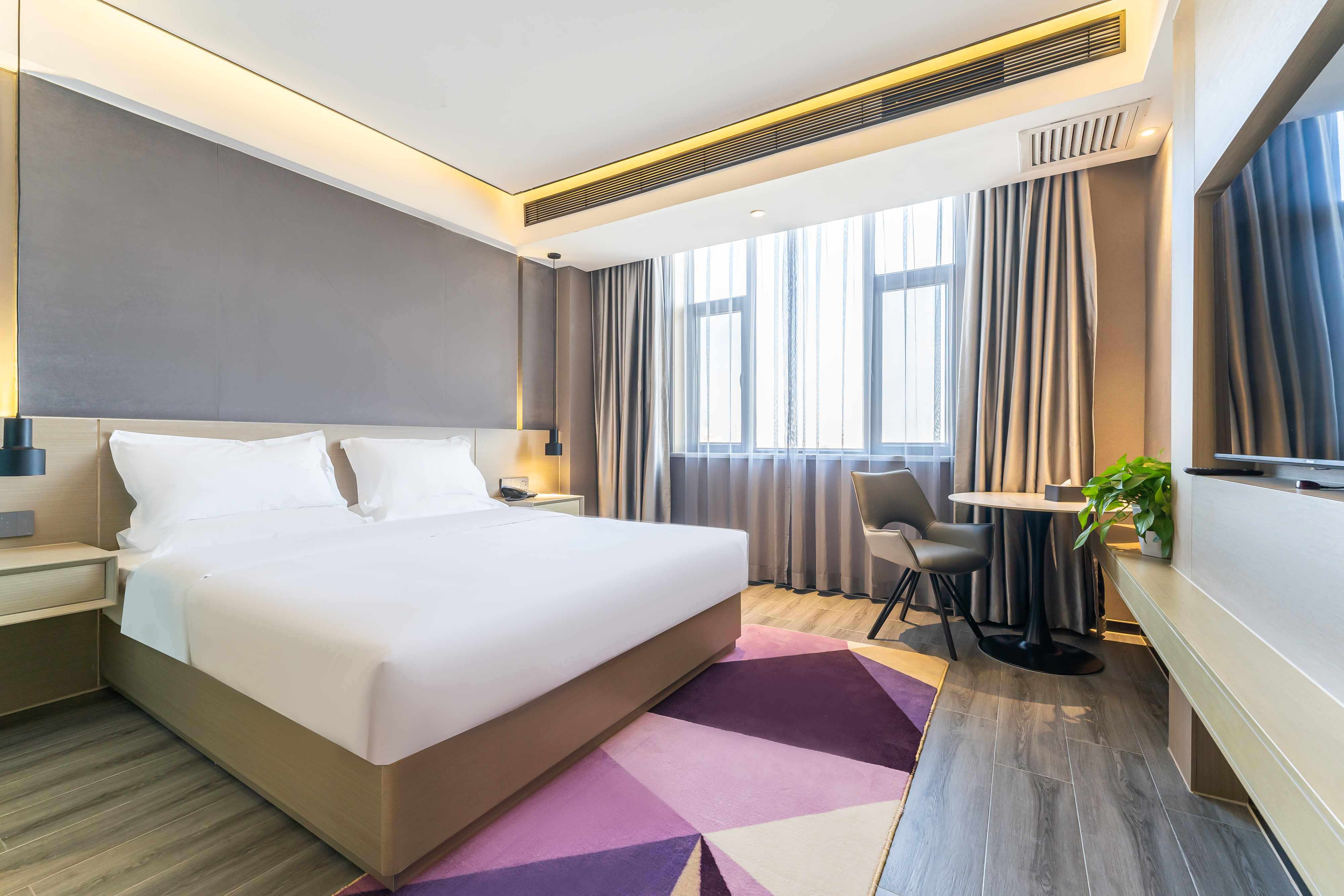 Elong Anyun Hotel (Shache Railway Station)Over view