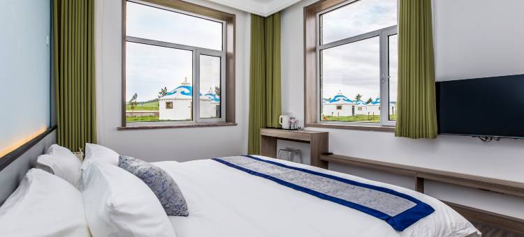 乌兰布统草原乌兰野宿图片