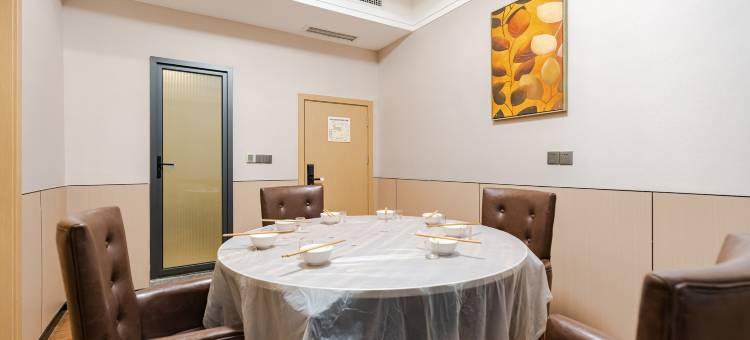 蓬安罗马假日酒店(相如广场店)图片