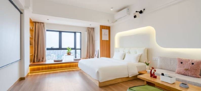 遇见你极简民宿(常州新北万达店)图片