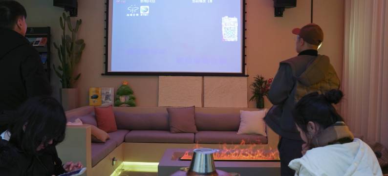 简隐·JIANYIN泳池亲子度假民宿(湖州长颈鹿庄园店)图片