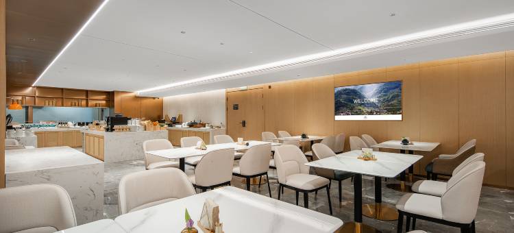 自贡华商国际城高峰公园亚朵酒店图片