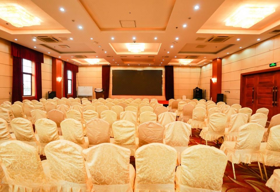 Golden Villa Park Hotel Shanghai Hotel Overview