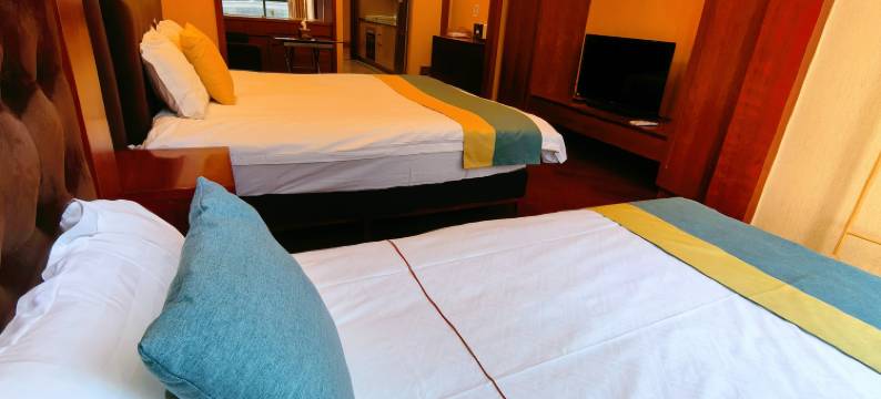 汉奢假日酒店(南京绿城水晶蓝湾百家湖地铁站店)图片