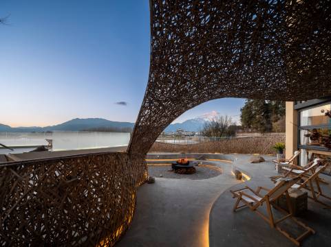 丽江云渡•日照金山·雪山湖景度假民宿图片