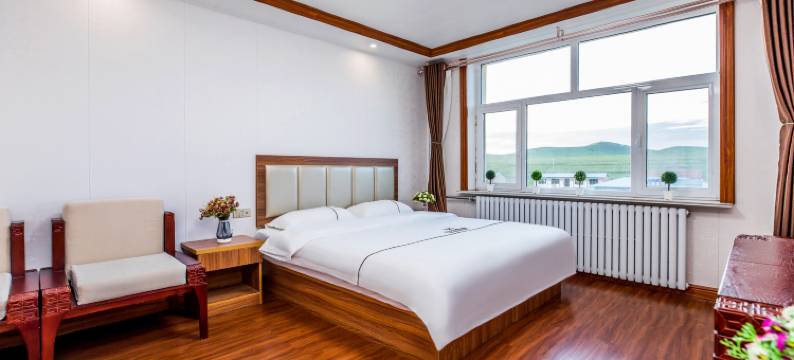 乌兰布统龙行假日酒店(克什克腾旗乌兰布统草原景区店)图片