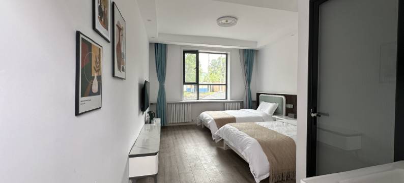 尼勒克圣蜂园民宿图片