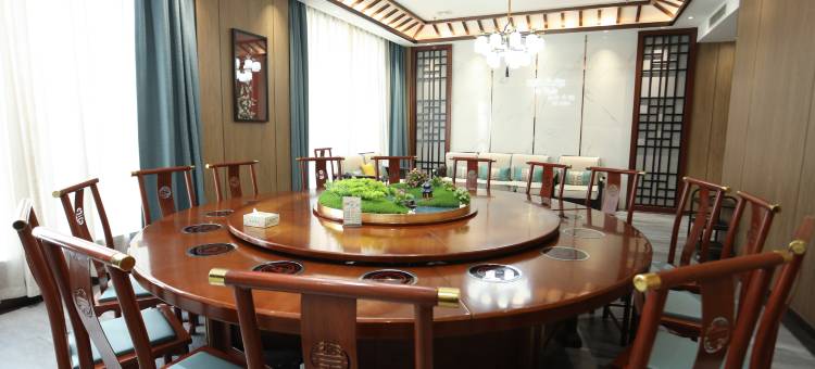 宕昌鸿鹄大酒店图片