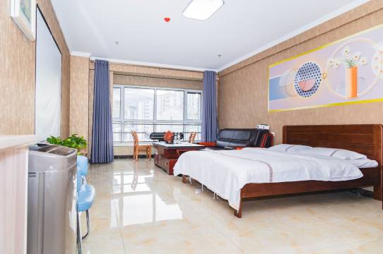 泽光自助民宿(承德南站店)