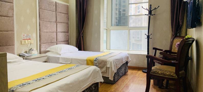 巴中婲主题酒店(万达广场市中医院店)图片