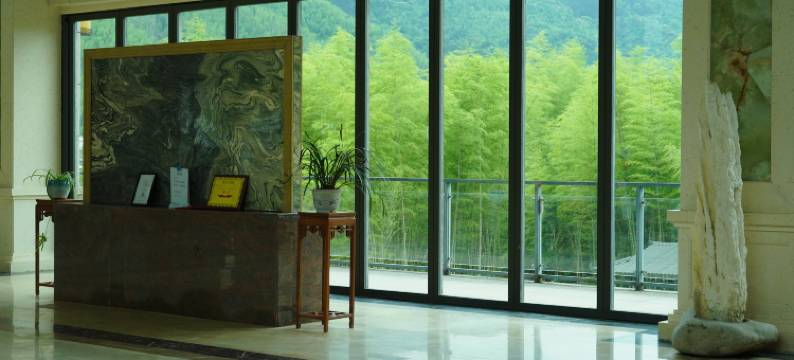 兴安依山伴水大酒店图片