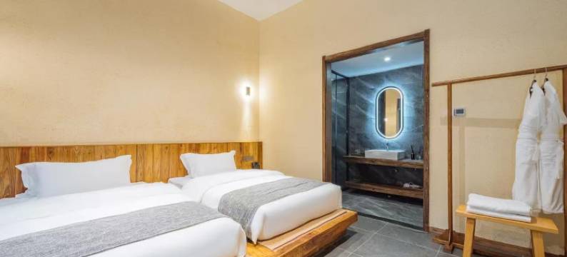 花筑·凤栖山居(凤凰老家寨景区店)图片