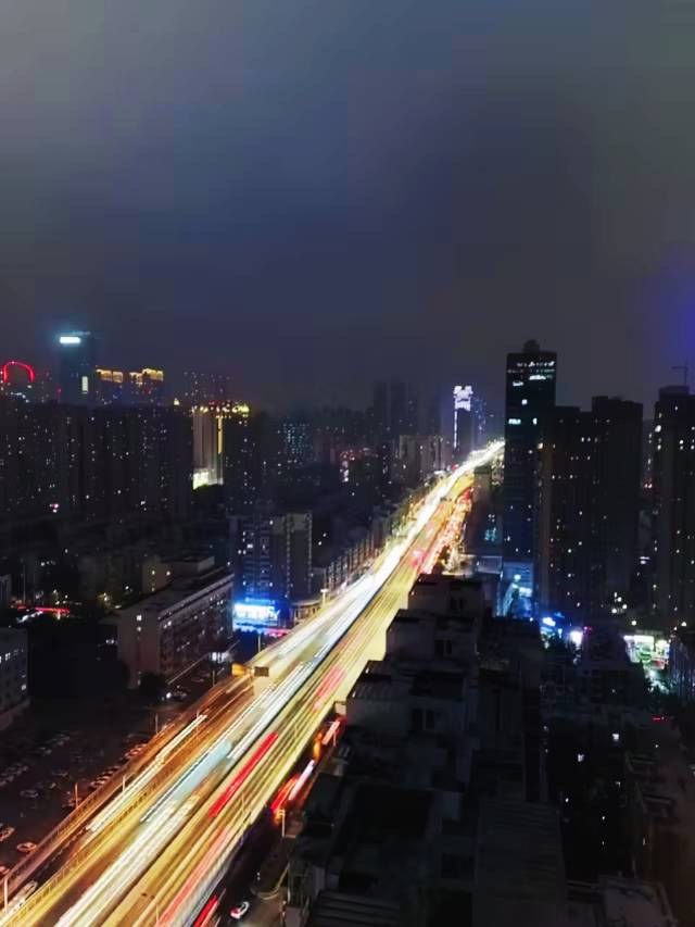 泊顿国际酒店(光谷步行街民族大学店)图片