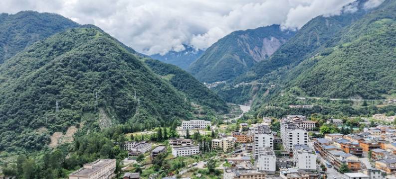 泸定磨西红孜酒店图片