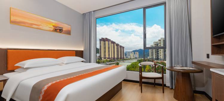 艺锦假日酒店(襄阳保康一中店)图片