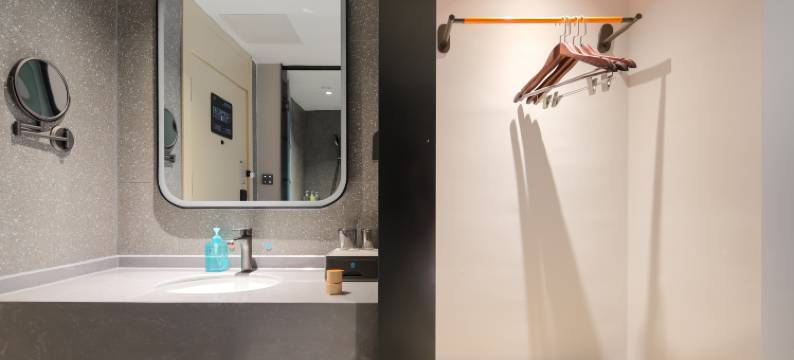 雷神电竞酒店(吕梁离石龙凤北大街店)图片