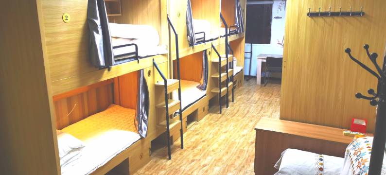 青跃青年旅社(勒泰中心店)图片