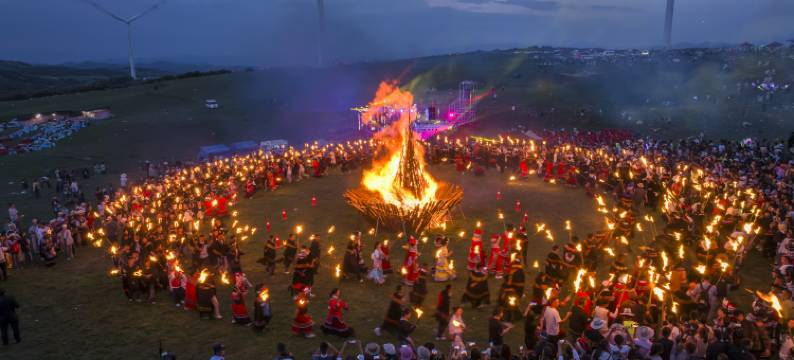 威宁蓝湾酒店(草海北坡生态公园会展中心店)图片
