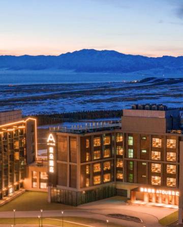 赛里木湖景区游客中心亚朵酒店图片