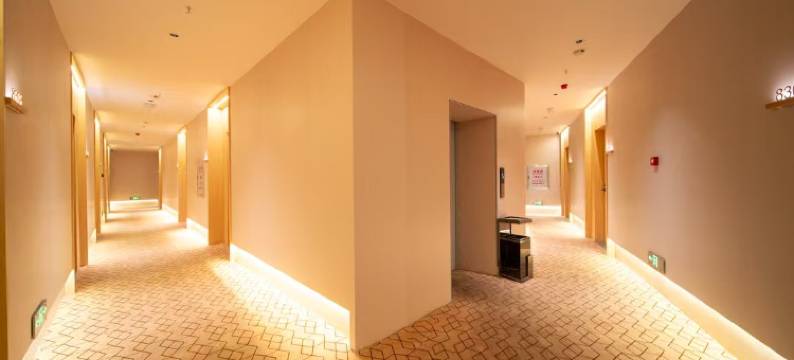 智享轻居酒店(荆州公安通运汽车站店)图片