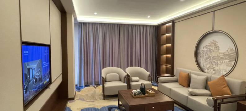 泓悦大酒店(中华彩灯大世界店)图片