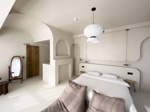 云憩民宿(积玉桥地铁站万达店)