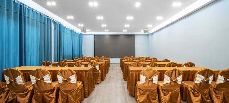 倾城芸舍酒店(邓州古城广场车站店)图片