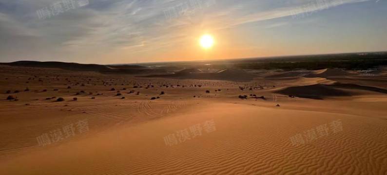 敦煌鸣沙山沙漠露营越野基地图片