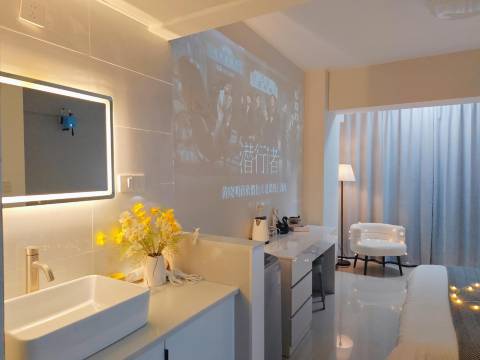 季末情侣影院民宿(杭州下沙开发区金沙湖店)