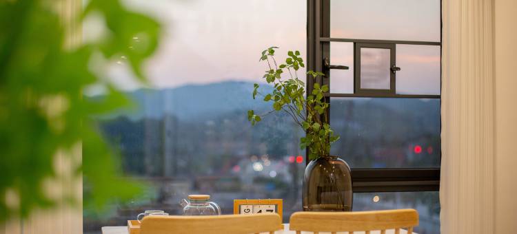 艺途轻奢酒店(岳华路北辰时光里店)图片