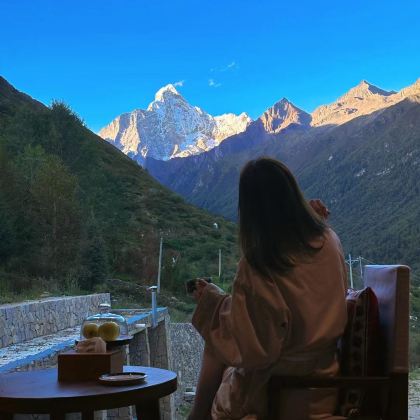 九寨沟+四姑娘山+达古冰川风景区5日4晚私家团