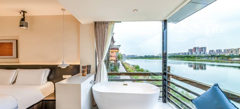 六喜·湖景酒店(广汉北站金雁湖公园店)图片