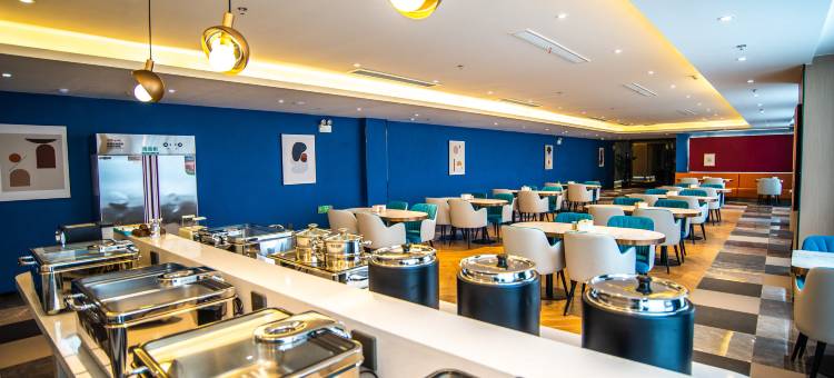 兰欧尚品酒店(淮安涟水高沟镇人杰宴会中心店)图片