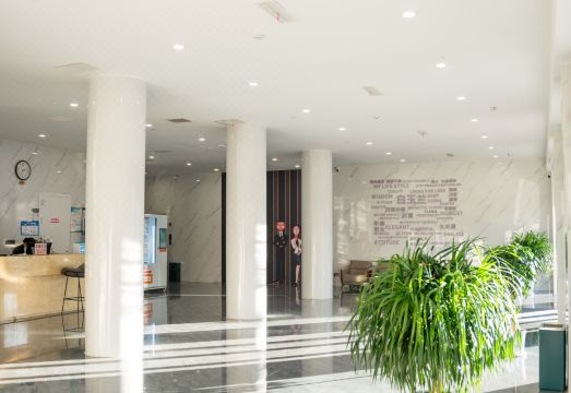 Magnotel Hotel (Zibo Yiyuan Jingshan Road) Hotel Overview