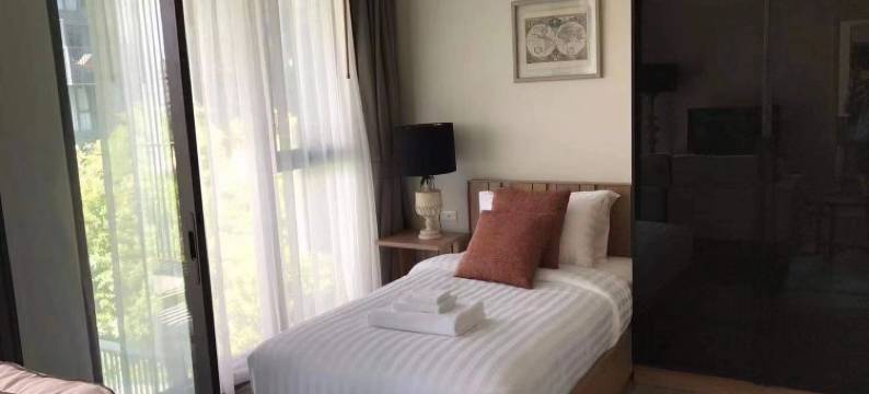 普吉芭东无边泳池豪华公寓(The DECK Condominium)图片