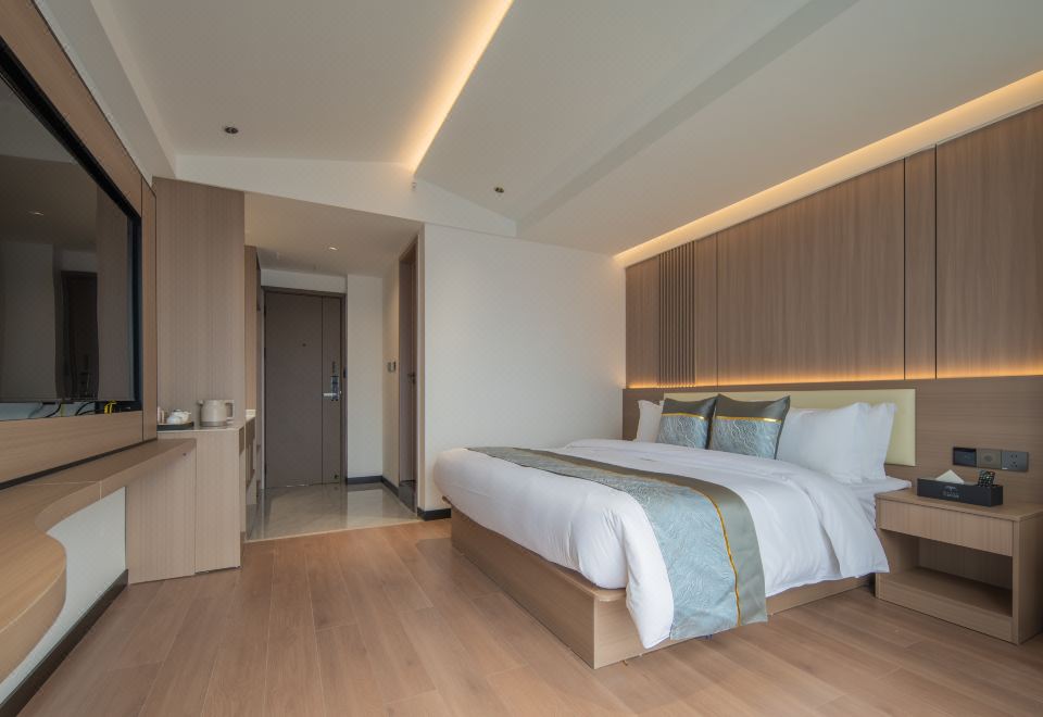  Hotel Overview