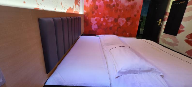 长沙艾巢主题酒店(岳麓山大学城店)图片