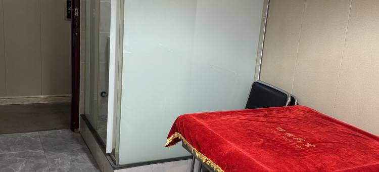 OYO武汉盛苑宾馆(汉阳火车站店)图片