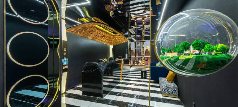 NASA云端高空江景酒店(重庆解放碑步行街店)图片