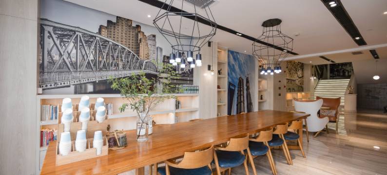 上海虹桥机场吴中路亚朵酒店图片