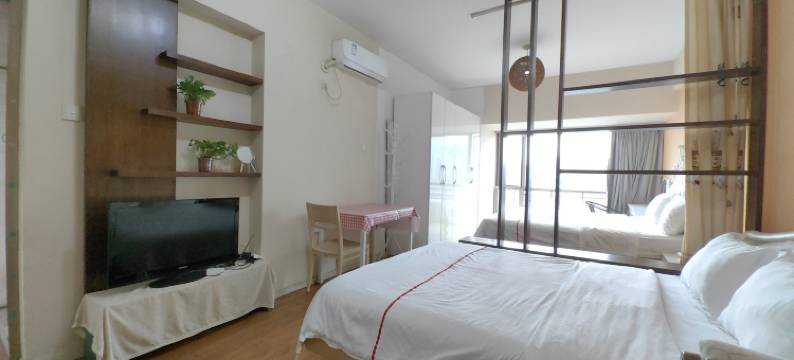 胜似家短租公寓(深圳南山服装批发城店)图片