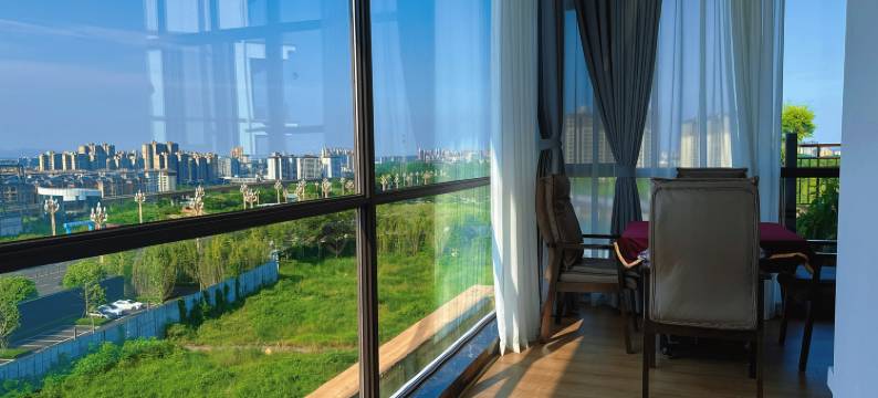 峨眉山浮光湖畔酒店(高铁站峨秀湖旅游度假区店)图片