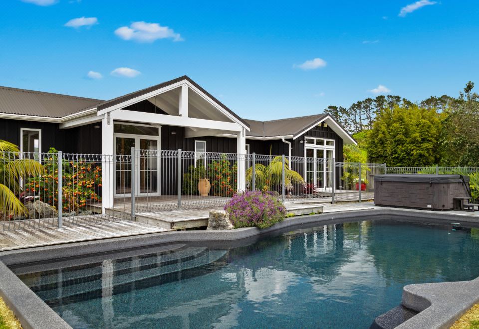 Woodhouse Mountain LodgeHotel Overview